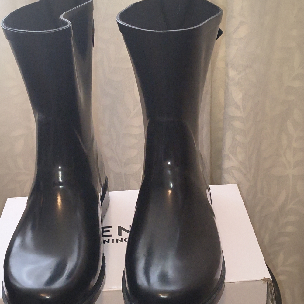 Black Glossy Rain Boots Size 10/11